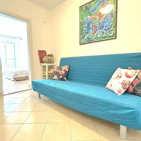 Mirta's Apartment, 5m From Sea *