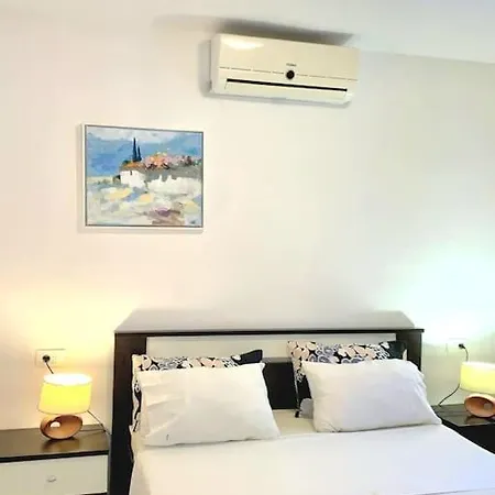 Mirta's Apartment, 5m From Sea *