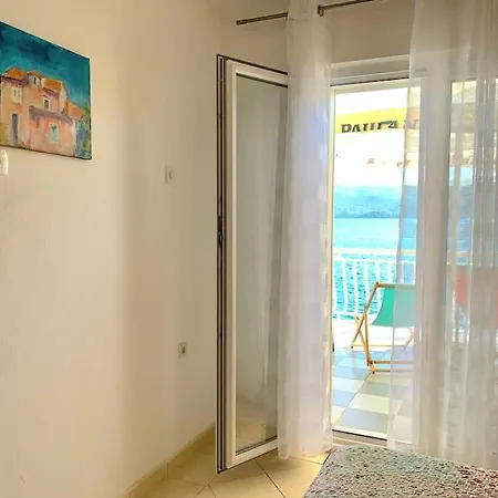 Mirta's Apartment, 5m From Sea *