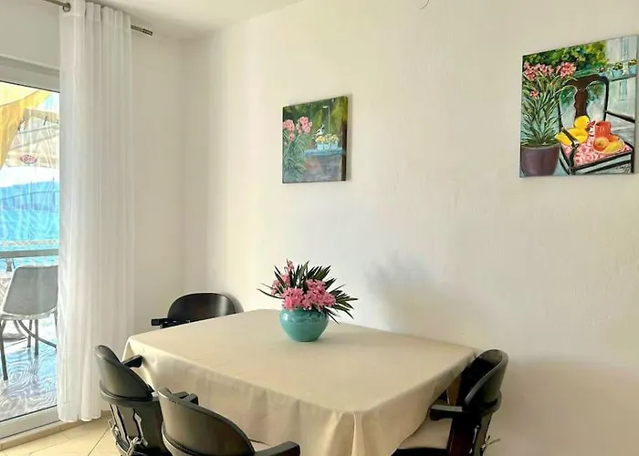 Mirta's Apartment, 5m From Sea Lägenhet *