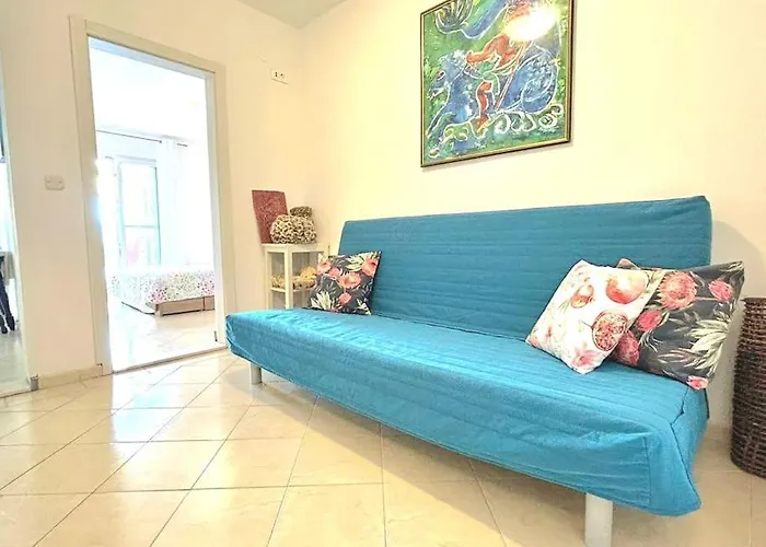 Mirta's Apartment, 5m From Sea *