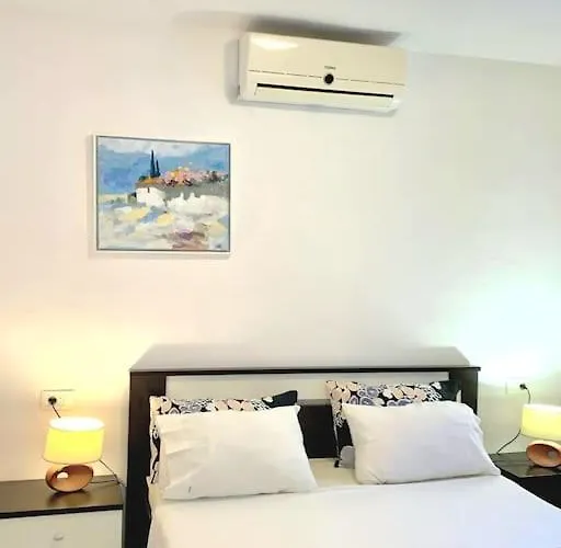 Mirta's Apartment, 5m From Sea *